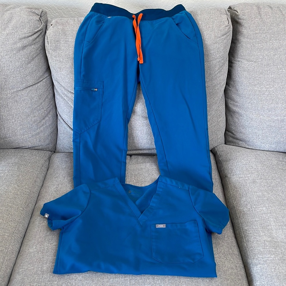 Sold as a set: Figs Alps Blue